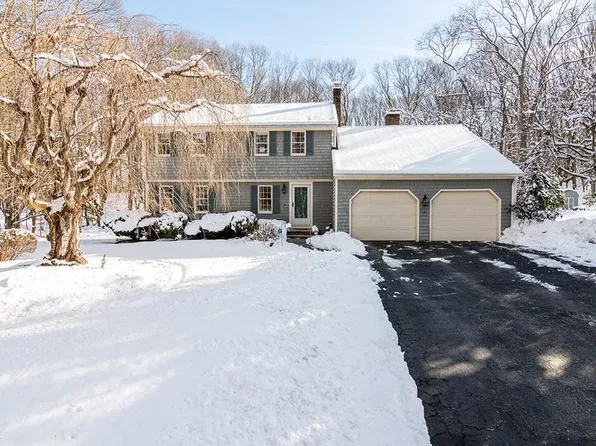 207 Beacon Dr, North Kingstown, RI 02852