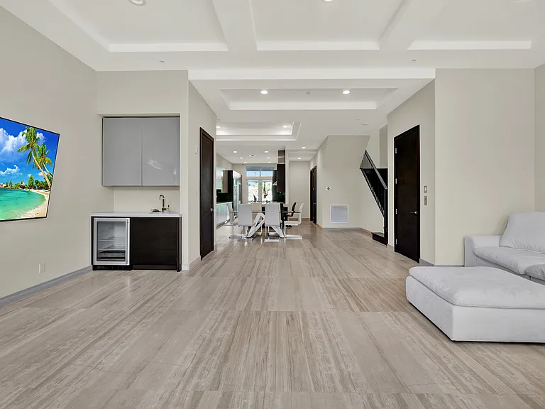 425 N Ocean Blvd #3 — Photo 24