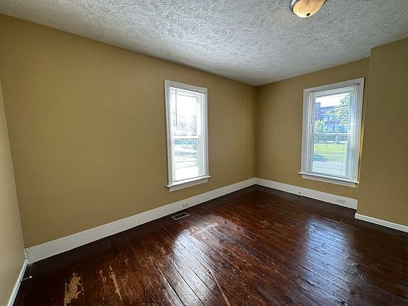 5th image of 647 California St NW