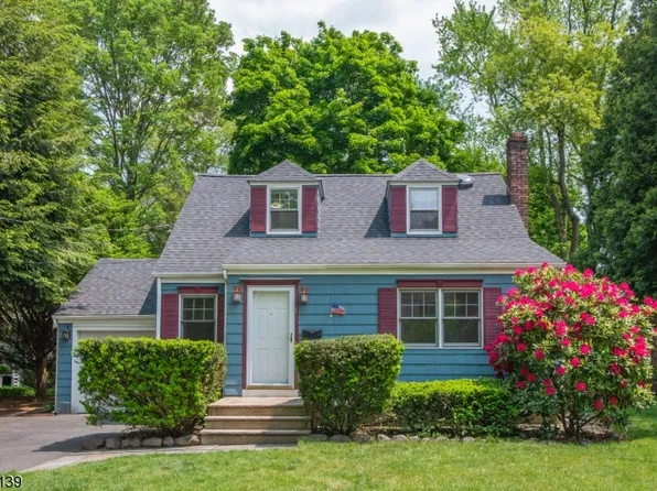 3 Center Dr, Mountain Lakes Boro, NJ 07046