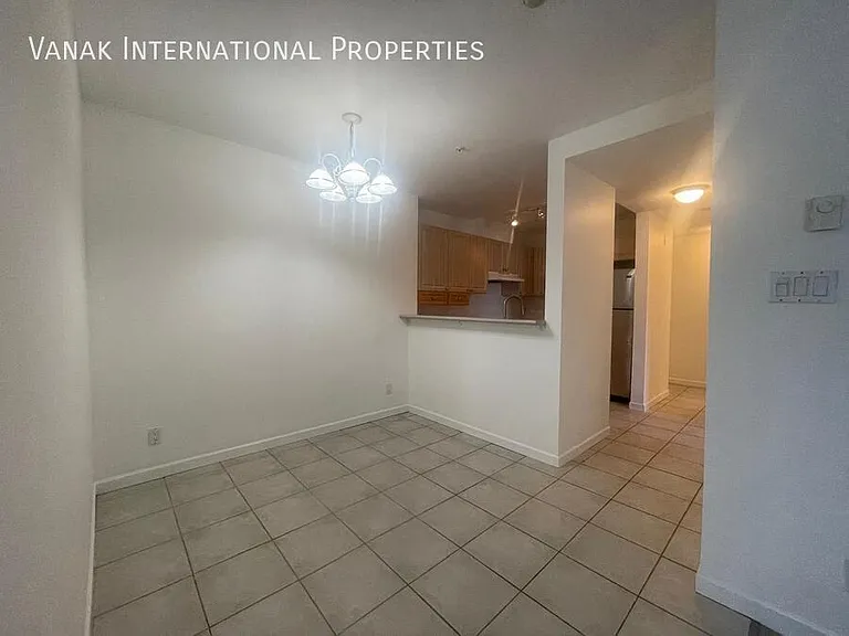 137 W 17th St #205 — Photo 7