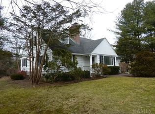 30 Willetts Rd, Mount Kisco, NY 10549