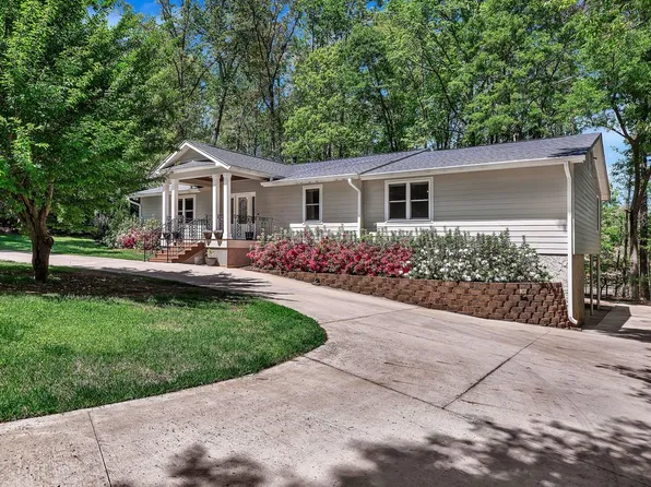 400 Paradise Cir, Townville, SC 29689