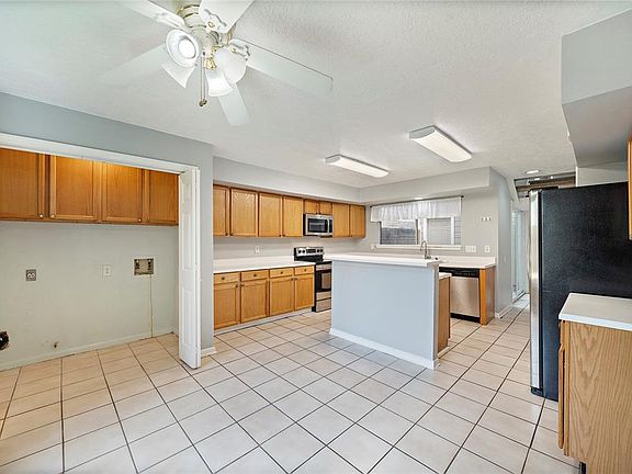 4th image of 16039 Sunbeam River Dr