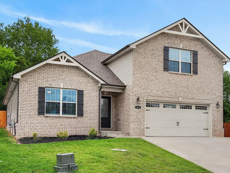 513 Wingfield Ct — Photo 2