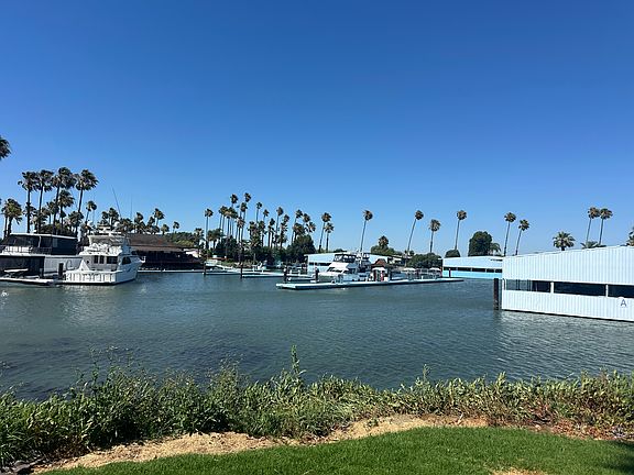 5th image of 128 Oxbow Marina Dr