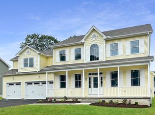 92 Crystal Brook Dr, Springfield, MA 01118