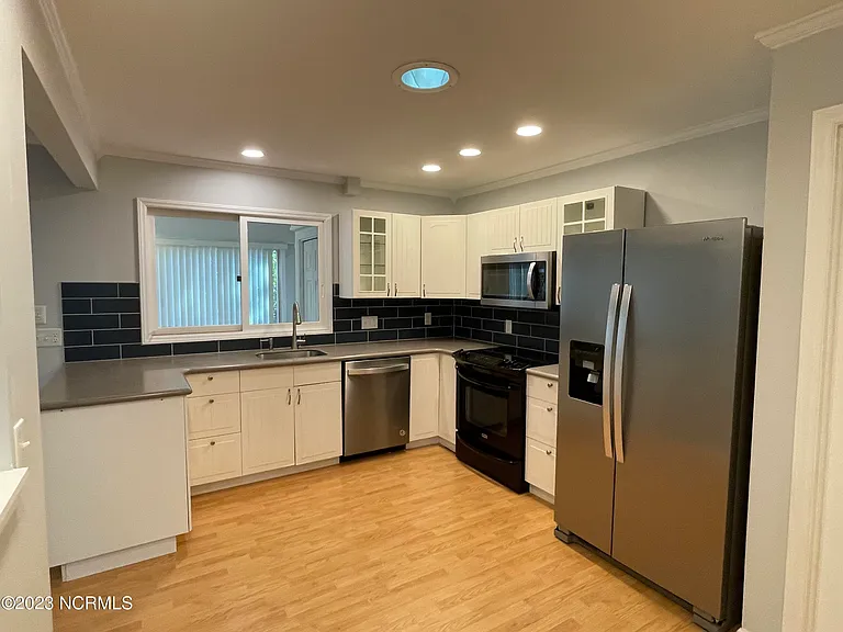 55 Salem Dr — Photo 5