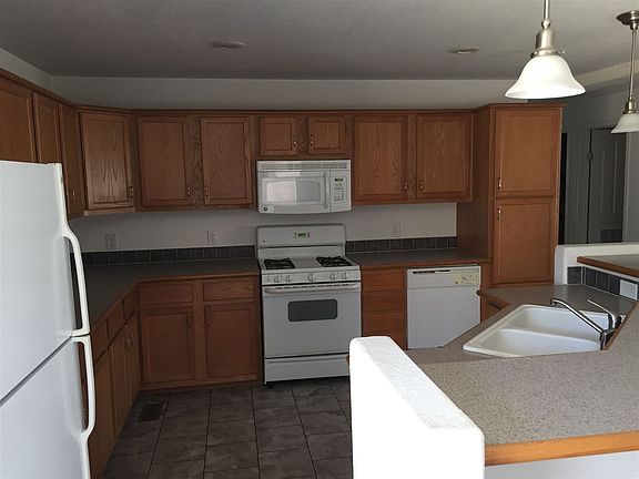 2nd image of 2359 Jefferson St