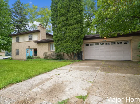1128 Kinney Ave NW, Grand Rapids, MI 49534