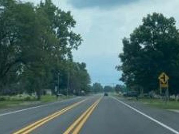 Exterior Neighborhood (street photo)