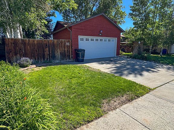 3rd image of 3804 Tam O Shanter Dr