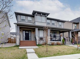 114 N Hillcrest Close SW, Airdrie, AB T4B 4H6