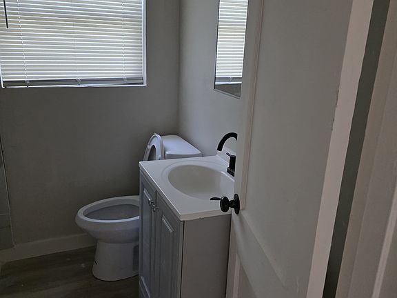 5th image of 3079 Detroit Cir N