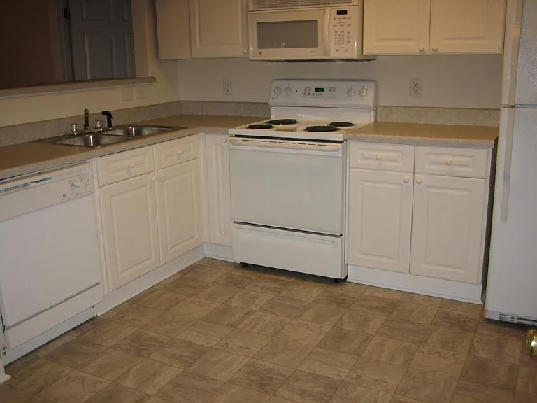 929 Morreene Rd — Photo 24