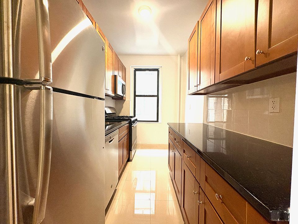 1st image of 99 E 4th St APT 3E