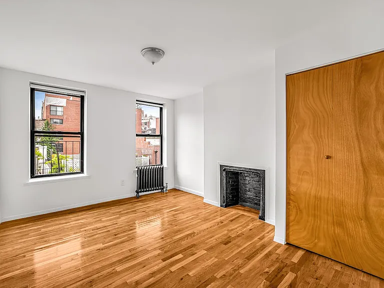 18 Cornelia St #15 — Photo 3