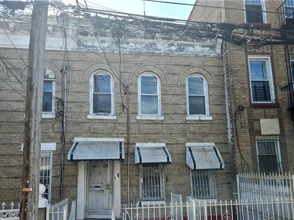 706 Cleveland St, Brooklyn, NY 11208