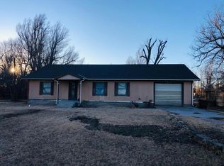227 SE 20th Ave, Great Bend, KS 67530