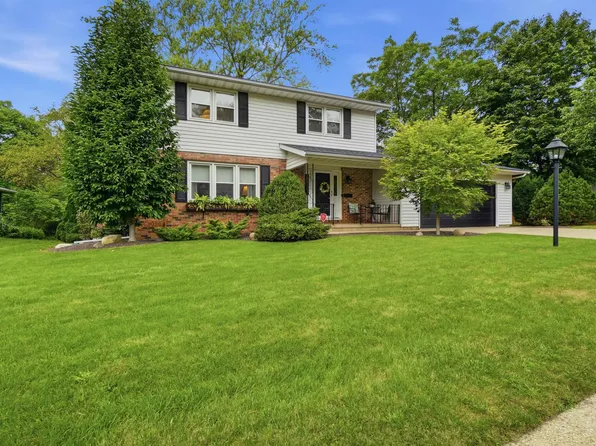 6625 N Toronado Ct, Peoria, IL 61614