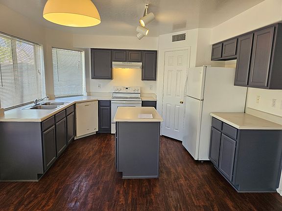 2nd image of 7426 E Medina Ave