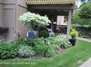 2342 Bay Woods Ct, Bay City, MI