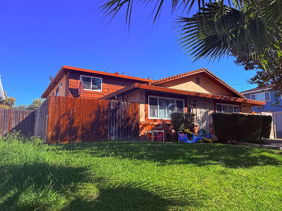 908 Carro Dr #4