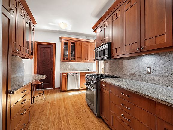 5th image of 790 Riverside Dr APT 4J