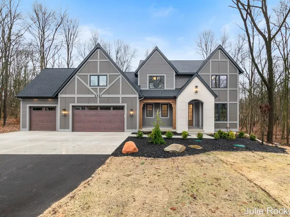 3727 Buttrick Ave SE, Ada, MI 49301