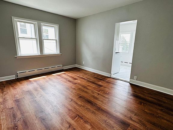 5th image of 232 Hillside Pl Floor 2
