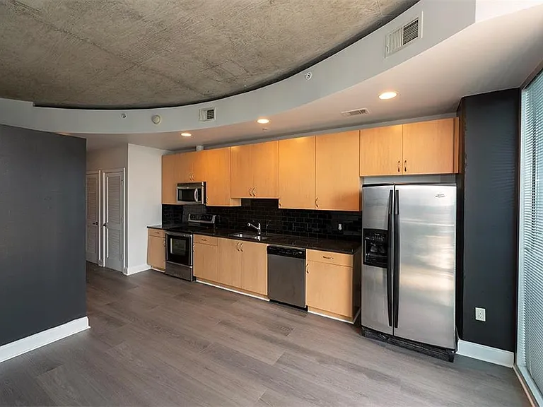 400 W Peachtree St NW #2310 — Photo 5