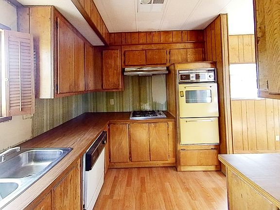 4th image of 4 Tracy Ln