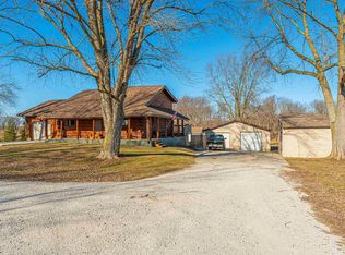 1955 E 2700 North Rd, Blue Mound, IL 62513