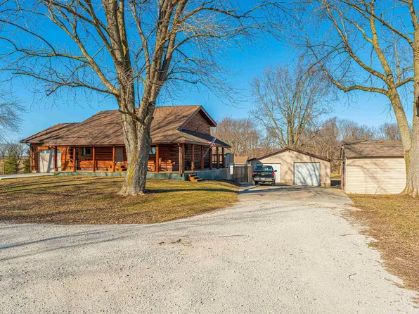 1955 E 2700 North Rd, Blue Mound, IL 62513