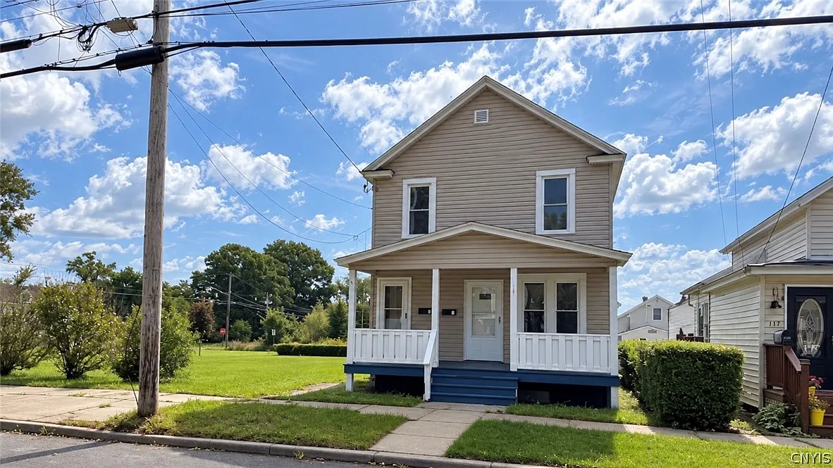 3 bed, 1.0 bath, 780 sqft, $1,400 — Photo 1