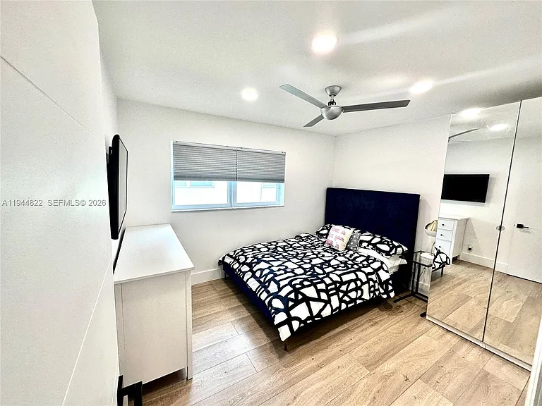 1451 N 12th Ct #11B — Photo 8