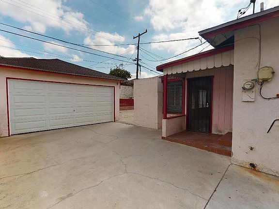 2nd image of 2030 Woods Ave