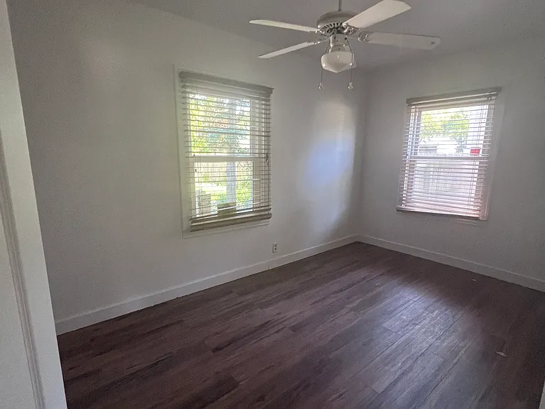 2nd front bedroom has a closet