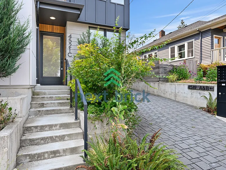 4521 Sunnyside Ave N #C — Photo 3