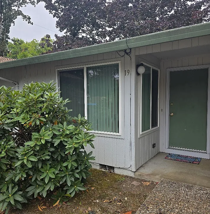 829 SW Cedarwood Ave #19