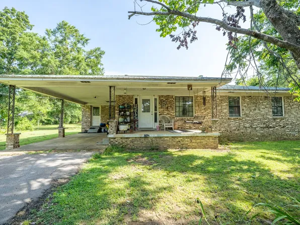 261 Macon St, Savannah, TN 38372