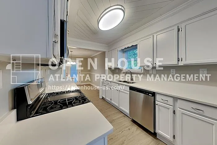 3 bed, 2.0 bath, 1723 sqft, $2,200 — Photo 4