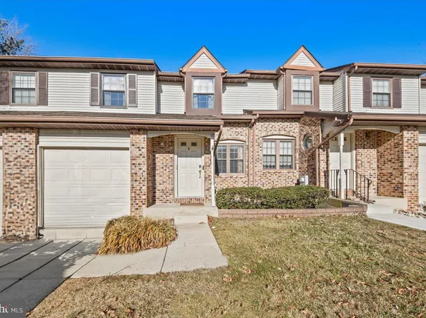 37 Greensward Ln, Cherry Hill, NJ 08002