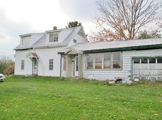214 Farrar Rd, Newport Center, VT 05857