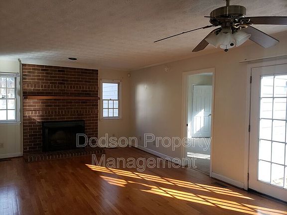 3rd image of 106 Tendril Ct