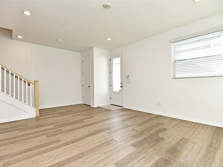 2948 Voyager Ave — Photo 11