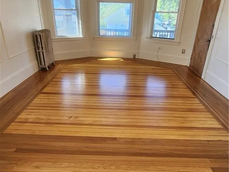 49-51 Pembroke Ave #1 — Photo 2