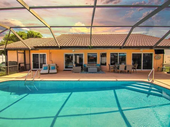20725 Waters Edge Ct, Boca Raton, FL 33498