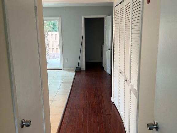 3rd image of 3 Ridgewood Pl