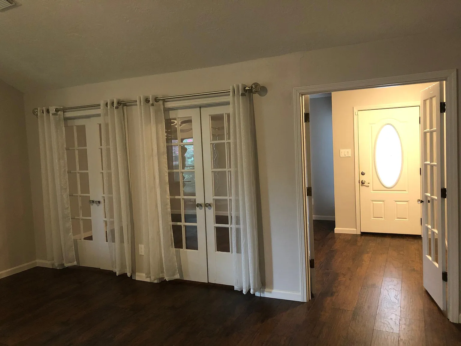 4 bed, 1900 sqft, $1,900 — Photo 3